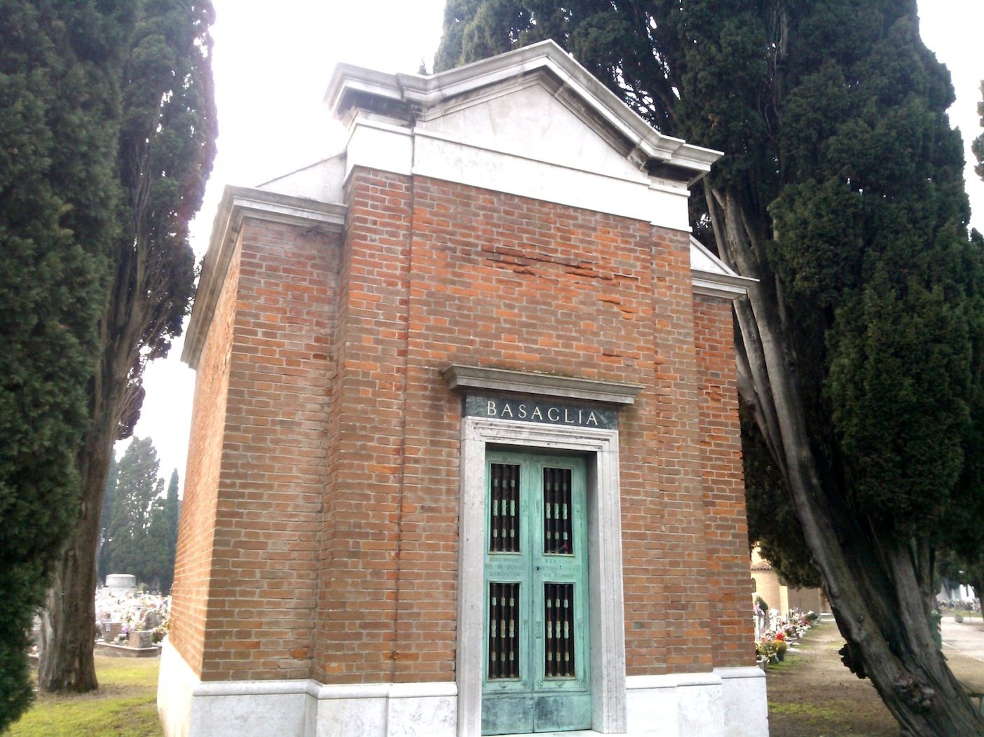 Franco%20Basaglia%27s%20tomb%204.jpg